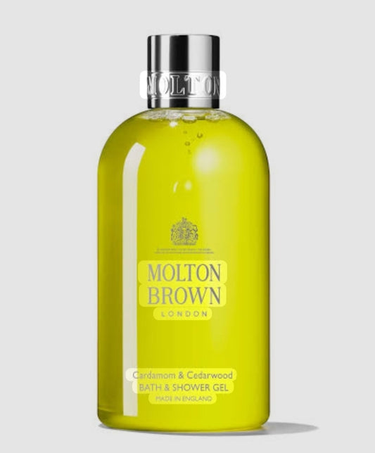 Molton Brown Bagno e doccia cardamomo e legno di cedro (NOVITÀ) 300 ml